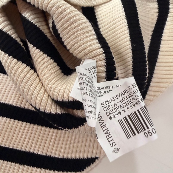 STRADIVARIUS Black & Cream Striped Sweater – Classic Prep & French Girl Chic ✨ - Picture 8 of 10